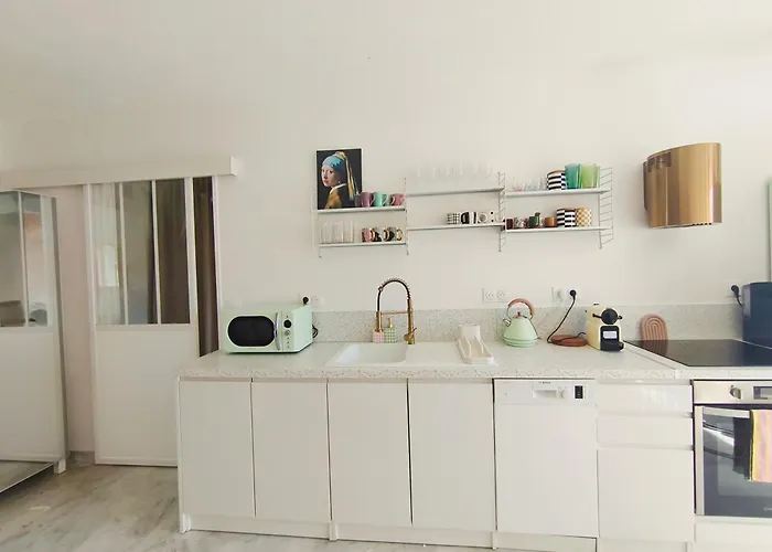 Beau T3 Au Calme Près Gare, Et Centre Appartamento Antibes