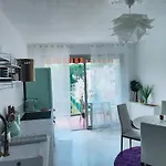 Beau T3 Au Calme Pres Gare, Et Centre Apartment Antibes